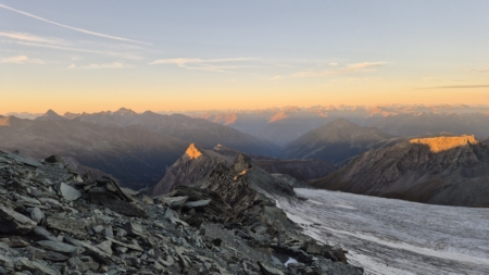 Geführte Tour auf den Großglockner über den Stüdlgrat: Erstes Licht "entzündet" die Freiwandspitzee