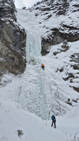 Ice climbing in Tyrol at Lake Achensee: at the Kotalm Falls