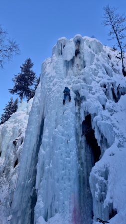 Ice climbing course in the Taschach Gorge ice world