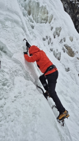 Ice climbing course for beginners in the Pitztal: at the Fallebach Falls
