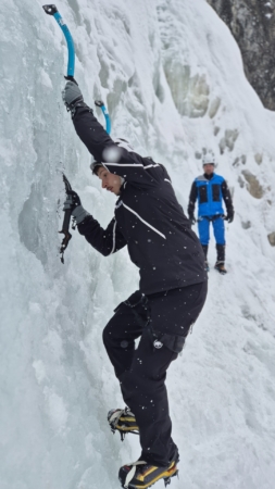 Ice climbing course for beginners in the Pitztal: at the Fallebach Falls
