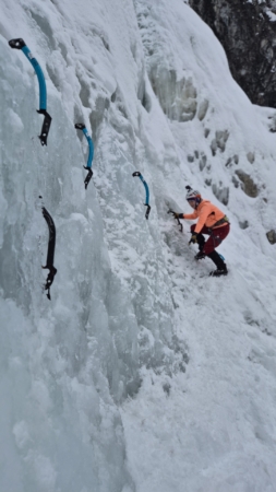 Ice climbing course for beginners in the Pitztal: at the Fallebach Falls