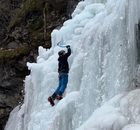 Ice climbing course for advanced climbers in the Zillertal Ice Park