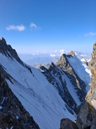 Blick vom Spallagrat zum Verbindungsgrat des Piz Scerscen